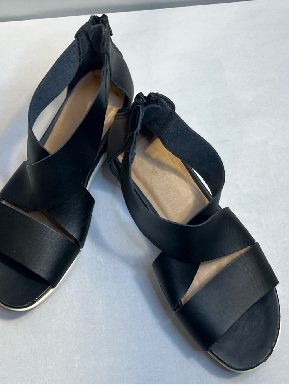 Universal Thread Black and White Platform Crossband Sandals - Picture 3 of 9